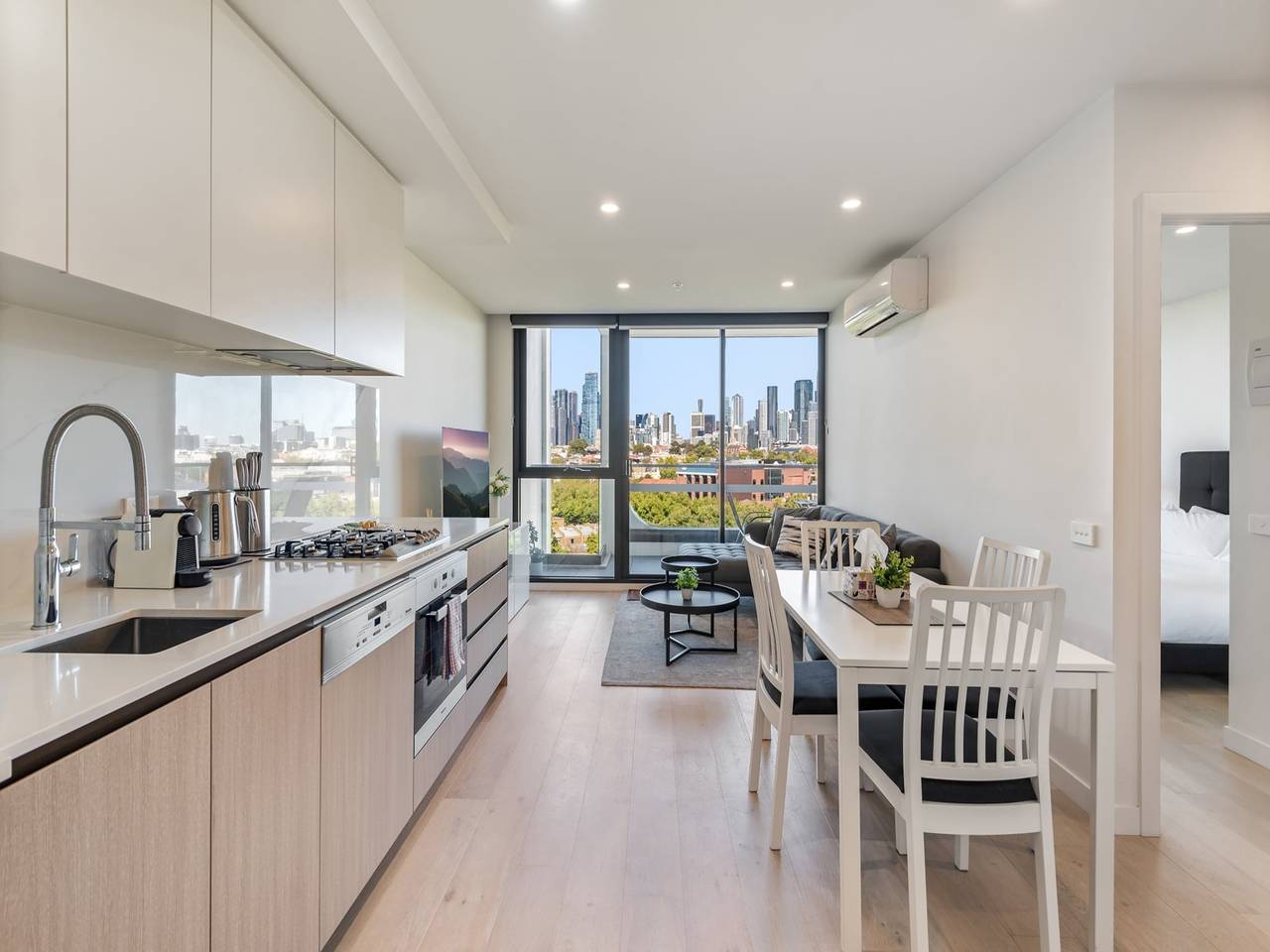 Apartamento entero, Vistas de la ciudad y la frescura del norte interior a tu puerta in North Melbourne, Melbourne