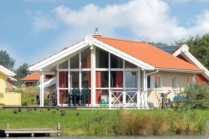 Luxus-Ferienhaus für 6 Personen, mit Sauna und Whirlpool sowie Garten und Terrasse