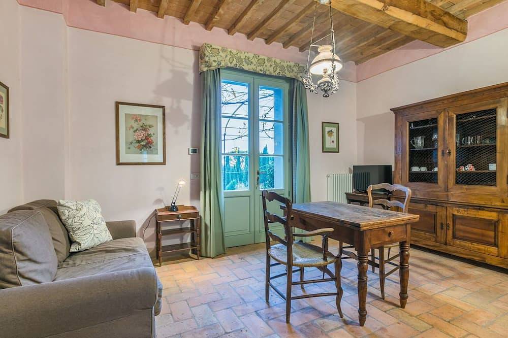 Entire apartment, Nice apartment for 3 people with A/C, Wifi, pool and pets allowed in Etruscan Coast