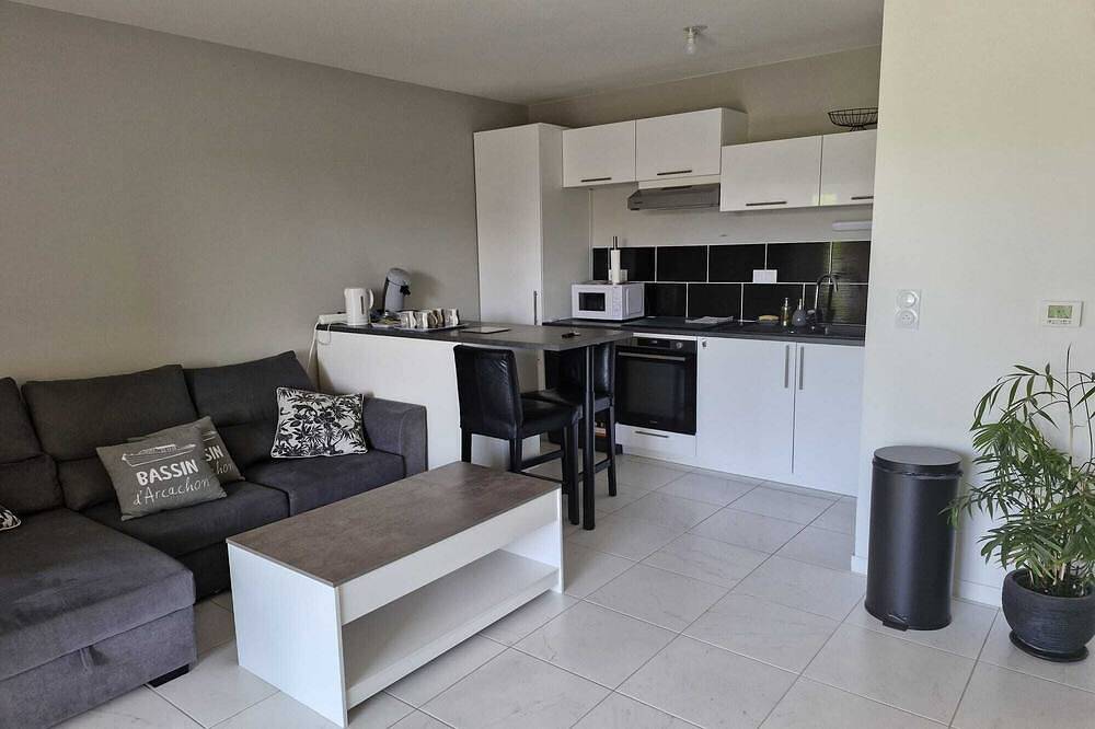 Apartamento entero, For rent furnished apartment Floirac 2 bedrooms secure residence private parking in Floirac, Región de Burdeos