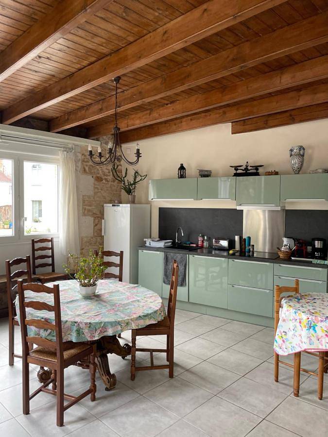 Location de vacances pour 2 personnes, avec terrasse et jardin à Javerlhac-et-la-Chapelle-Saint-Robert - 3