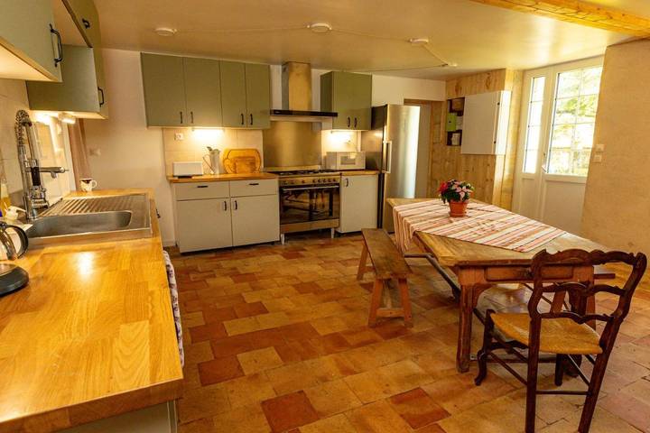 Location de vacances pour 10 personnes, avec vue et jardin, animaux acceptés dans Saint-Yzan-de-Soudiac - 2