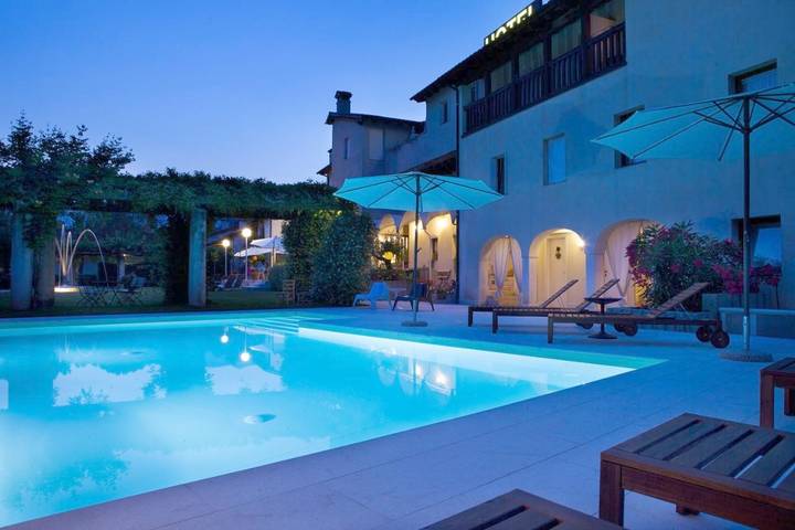 Hôtel pour 2 personnes, avec vue ainsi que piscine et jardin à Follina