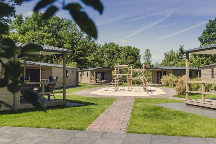 Ferienhaus für 30 Personen, mit Balkon/Terrasse und Terrasse in den Niederlande