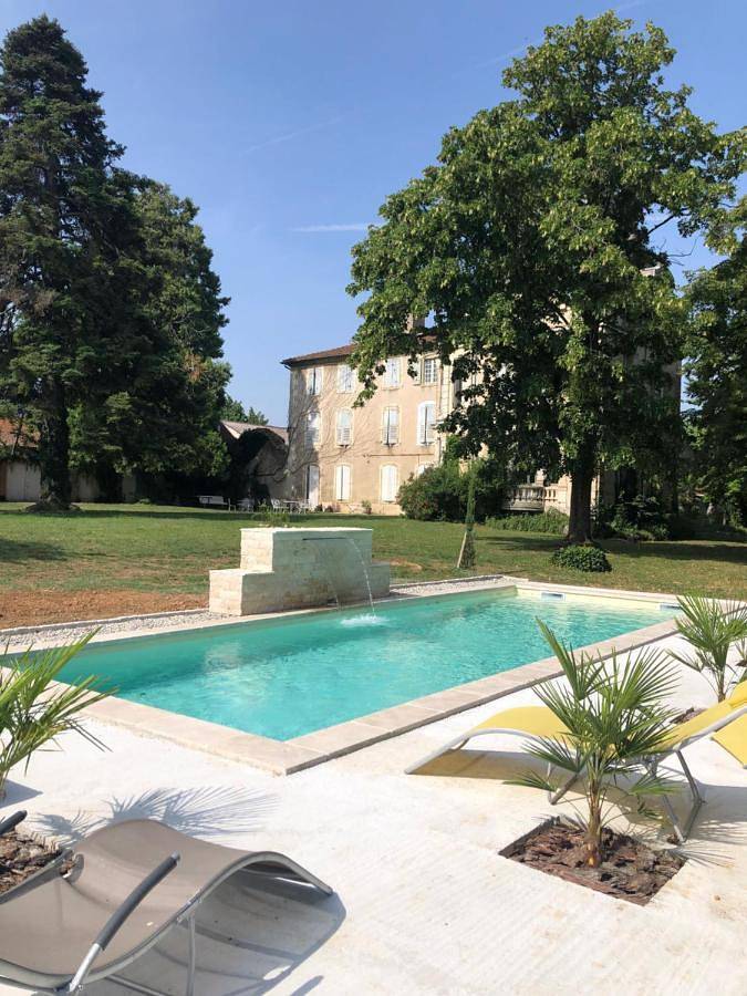 Queen Room with Garden View in Alixan, Région de Valence