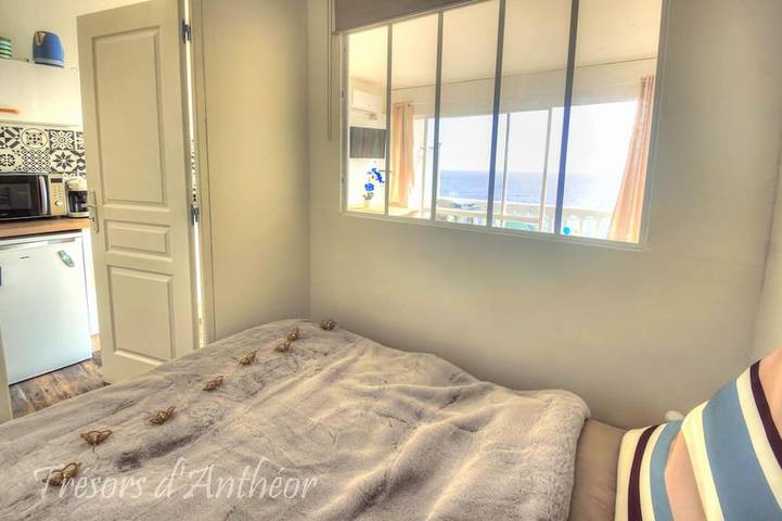 Gîte pour 4 personnes, avec balcon dans Plage d'Anthéor - 3