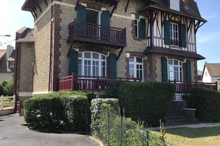 Location de vacances pour 3 personnes, avec balcon à Benerville-sur-Mer