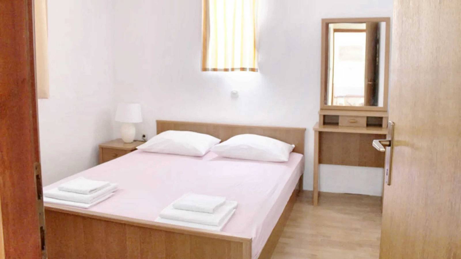 Ganze Wohnung, Gemütliche Wohnung in Ražanac 34 m² + Blick in Razanac, Zadar