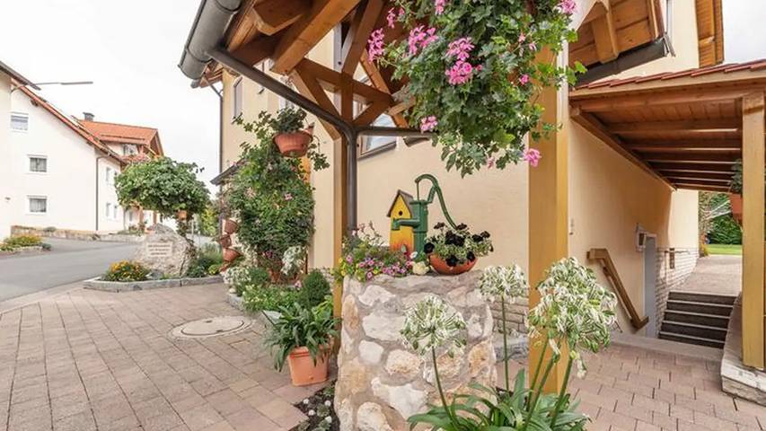 Ferienwohnung für 5 Personen, mit Garten und Sauna in Heiligenstadt - 2