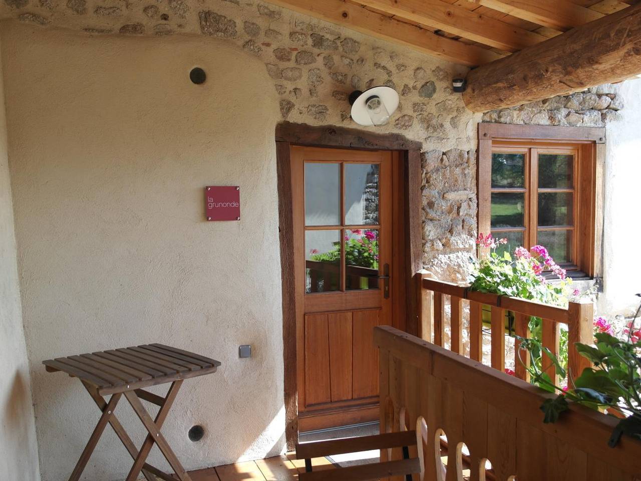 Gîte de charme rénové 3 épis, 2 chambres en pleine nature in Palogneux, Montbrison