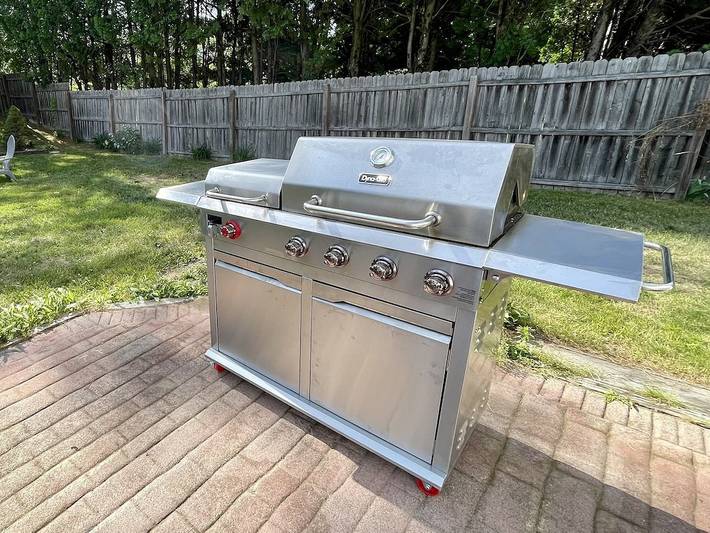 Vacation rental for 14 people, with yard and balcony in Saratoga Springs