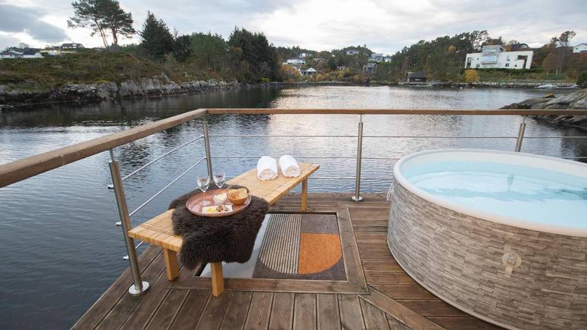Ferienwohnung für 15 Personen, mit Balkon und Whirlpool sowie Terrasse und Seeblick in Fjell - 2