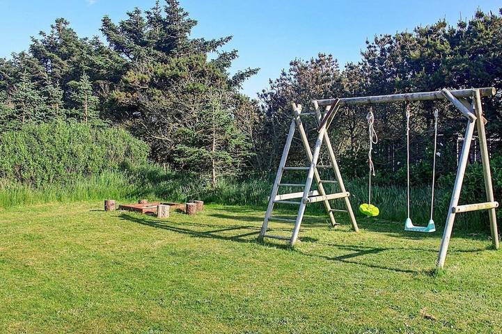 Ferienhaus für 8 Personen, mit Sauna und Whirlpool sowie Terrasse in Agger