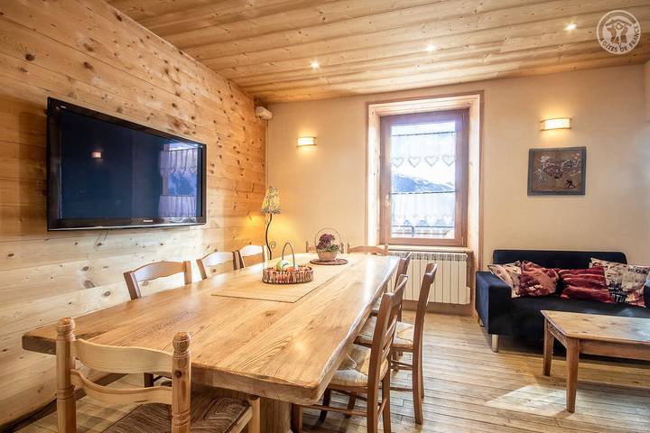 Gîte pour 12 personnes, avec terrasse dans Les Trois Vallées - 2