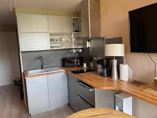 Gîte pour 2 personnes, avec bassin pour enfant ainsi que terrasse et piscine dans Plage Saint-Maurice - 3