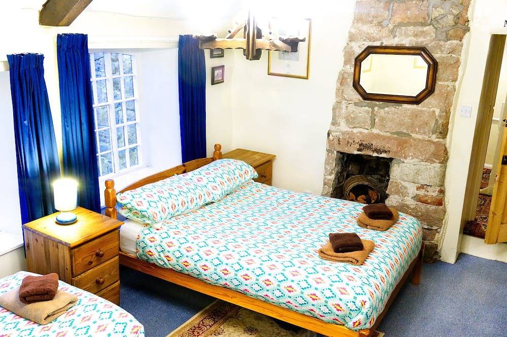 Historic Cottage in a Traditional Mill Village in Cromford, Derbyshire