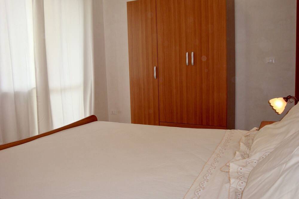 Ganze Wohnung, Apartment nur wenige Schritte vom Meer entfernt, außergewöhnliche Aussicht, kostenloses Wlan, Parkplatz in Santa Caterina dello Ionio, Catanzaro Provinz