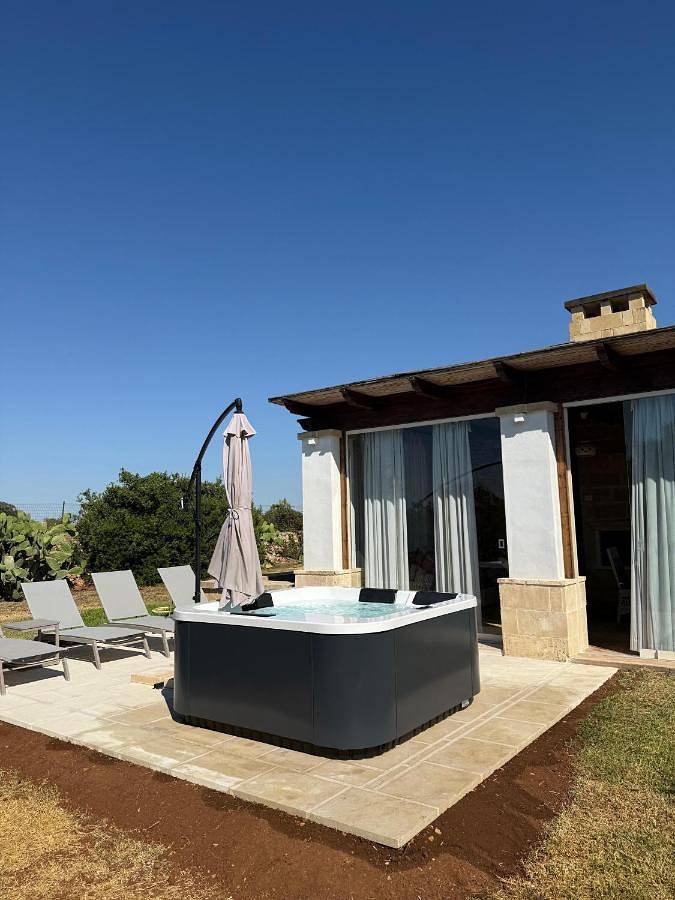 Villa Mary con idromassaggio e uso area piscina in Alezio, Golfo di Taranto