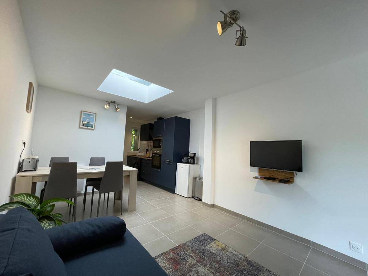 Appartement entier, One-Bedroom Apartment in Étables-sur-Mer, Côte de Goëlo