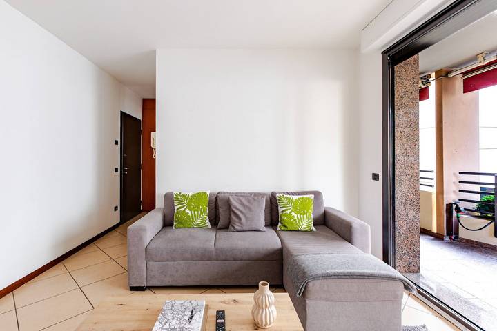 Ferienwohnung für 2 Personen, mit Balkon/Terrasse und Whirlpool am Comer See