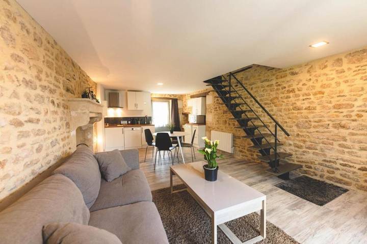 Location de vacances pour 3 personnes, avec jardin et jacuzzi à Montamisé