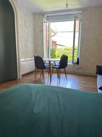 Gîte pour 2 personnes, avec jardin dans Office de Tourisme de Lons le Saunier