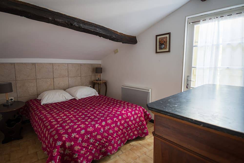 6-person gîte in the large building on the Garidels estate in Gravières, Parc naturel régional des Monts d'Ardèche