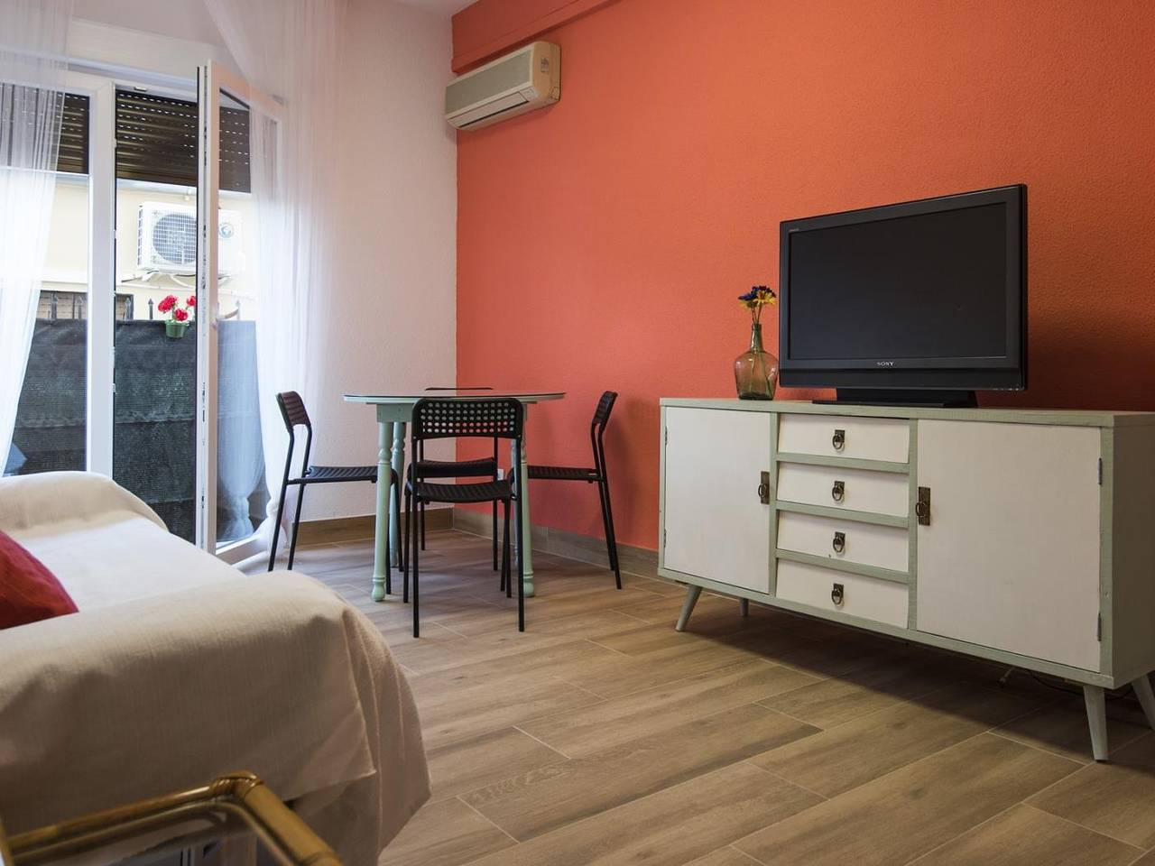 Appartement de vacances entier, San José. Apartment with garage in Tolède, Province de Tolède