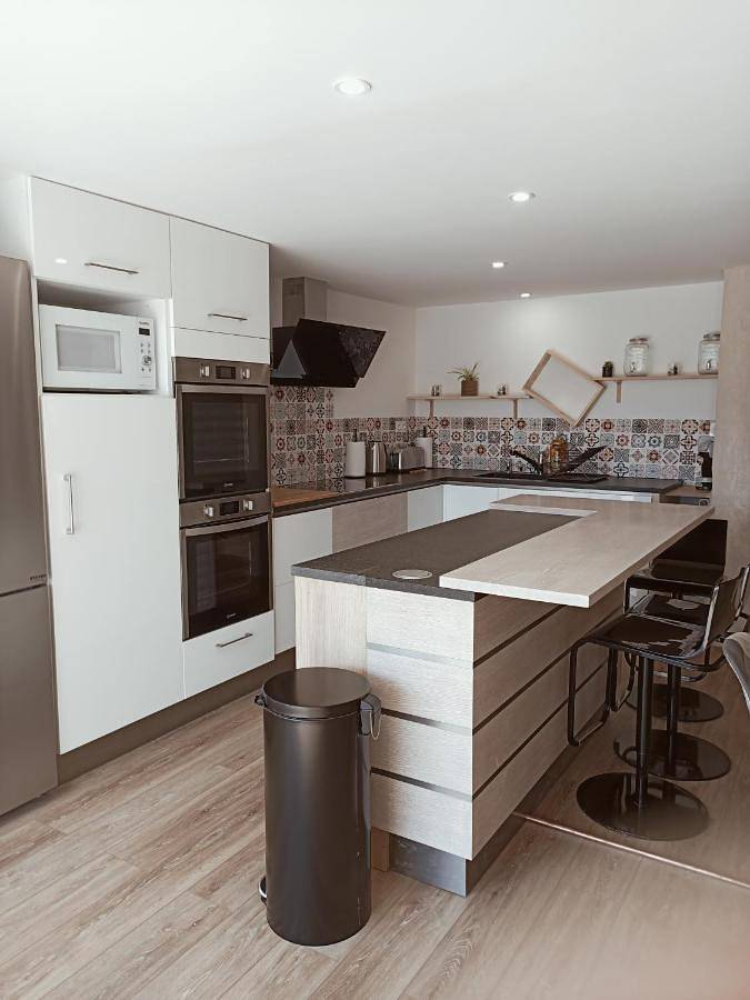 Six-Bedroom House in Prissé-la-Charrière, Région de Niort