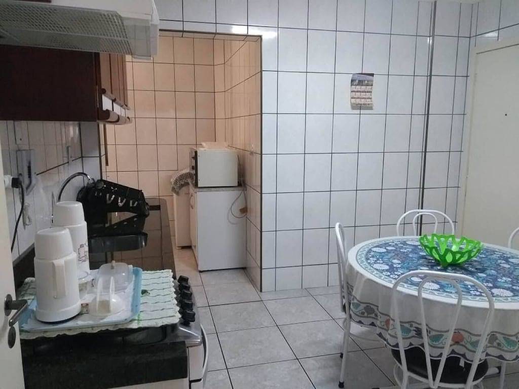 Ganze Wohnung, Geräumige, luftige, gut gelegene Wohnung und Spaziergang im Sand in Meia Praia (Santa Catarina), Itapema