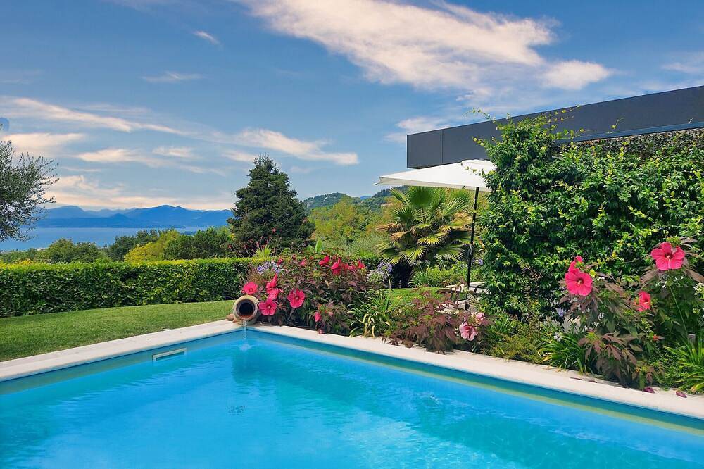 Regarda - Luxury \"Villa Orizzonti\" with private pool and breathtaking lake view in Bardolino, Montagnes autour du lac de Garde
