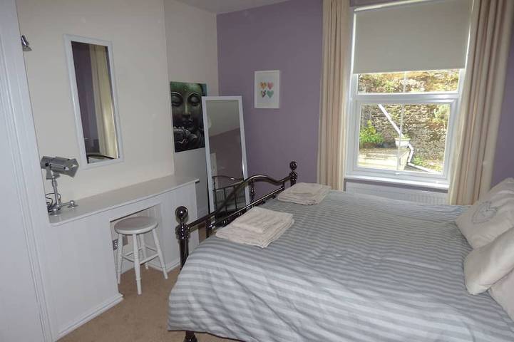 Appartement entier, Bel appartement de 2 chambres, récemment rénové avec une vue imprenable. in Looe, Cornouailles