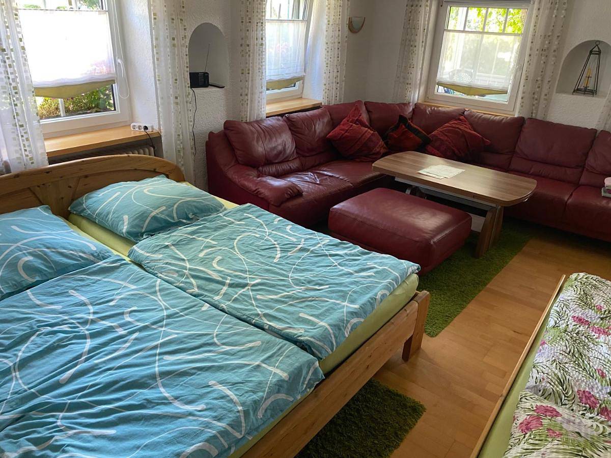 Ganze Ferienwohnung, Family Room in Wilhelmsdorf, Region Bodensee-Oberschwaben