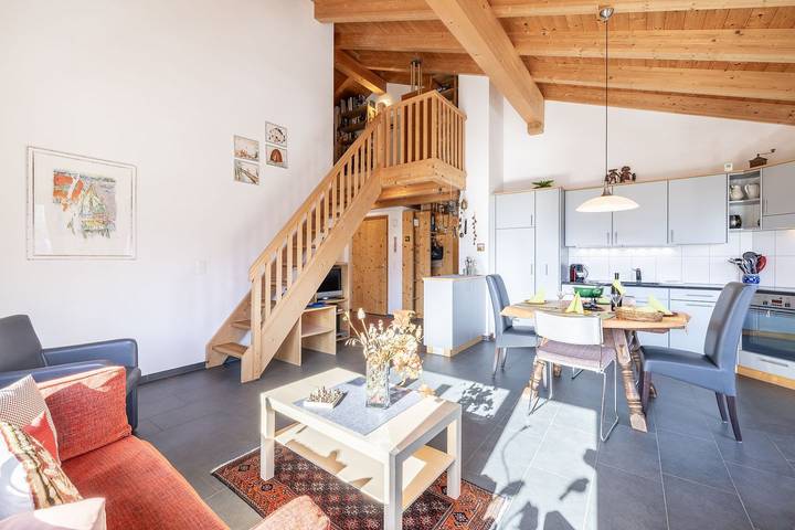 Appartement entier, Appartement de vacances pour 4 personnes avec balcon in Sent, Lower Engadine