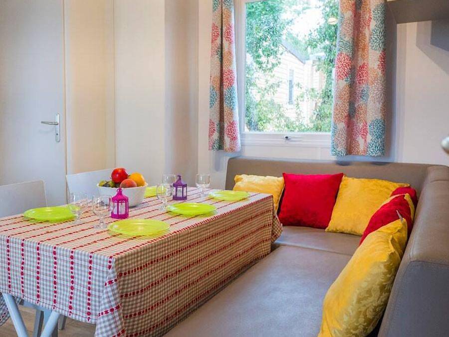 Camping L’Île du Rhin - Mobilhome 5 personnes - Mobil-home | Comfort | 2 Ch. | 5 Pers. | Terrasse surélevée | Clim. in Biesheim, Région de Colmar