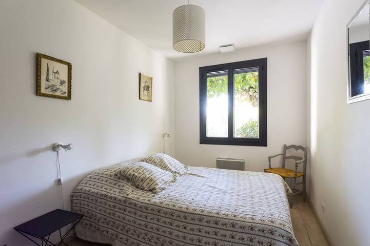 Location de vacances pour 12 personnes, avec jacuzzi et jardin, animaux acceptés à Fontvieille - 4