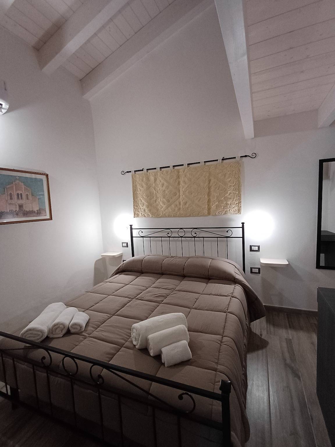 Bed & Breakfast 'Camera Nuraghe Ruggiu' mit privater Terrasse, Wlan und Klimaanlage in Pozzomaggiore, Sassari Provinz