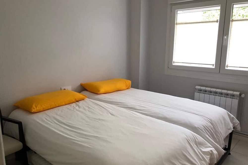 Entire apartment, Primera Línea de Playa, Zona muy Tranquila , Calefacción y Plaza de Garaje in Sanxenxo, Rías Baixas