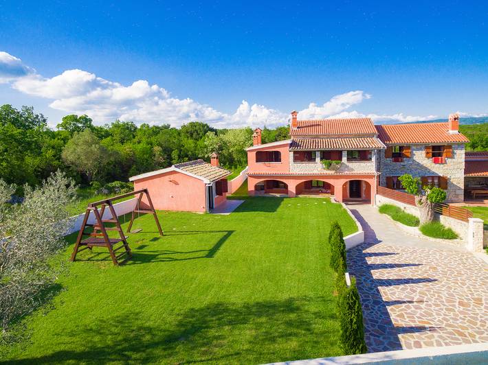 Villa für 8 Personen, mit Pool - 1