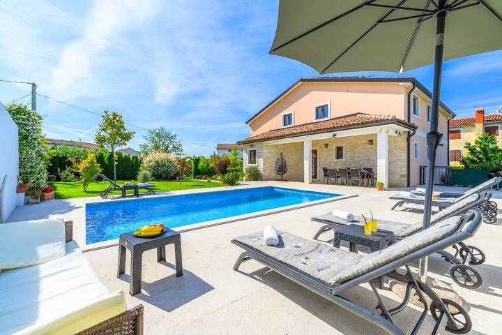 Villa for 7 people, with pool and garden, with pets - 1