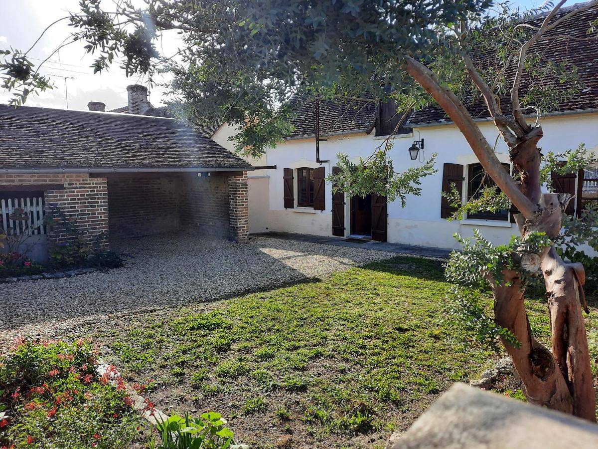 Two-Bedroom House in Marcilly-en-Gault, Sologne