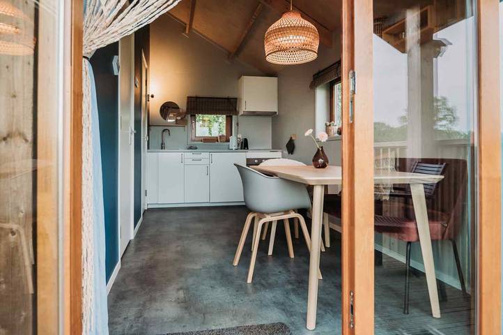Gemütliche 4-Personen-Lodge mit Whirlpool bei Ruinerwold, Drenthe in Ruinerwold, Drenthe