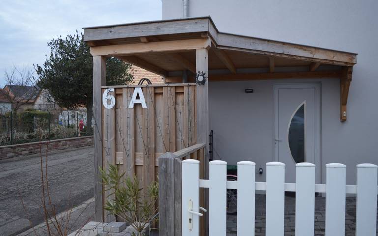 Gîte pour 6 personnes, avec piscine ainsi que terrasse et jacuzzi à Saasenheim