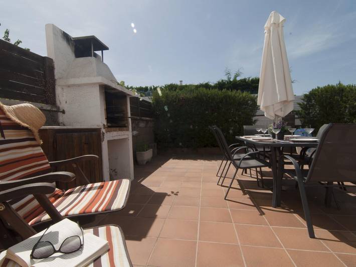 Chalet para 7 personas, con jardín y piscina en Alt Empordà - 3