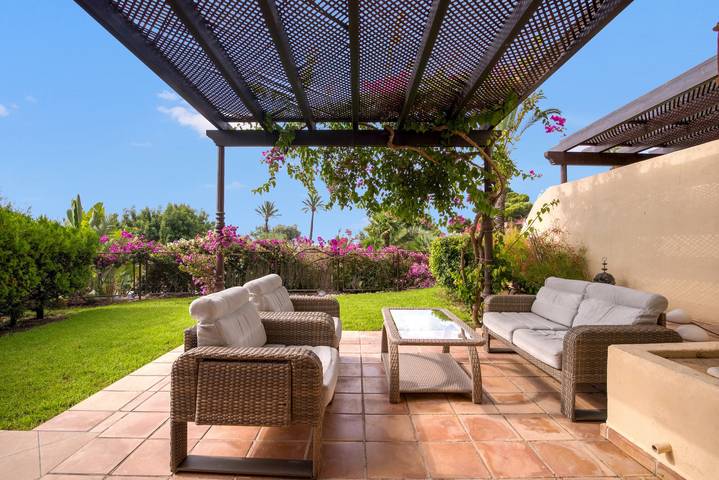 Entire apartment, Apartment 'Villa Gadea 4-2' with Sea Views, Wi-Fi, and Air Conditioning in Platja L'Olla, Altea