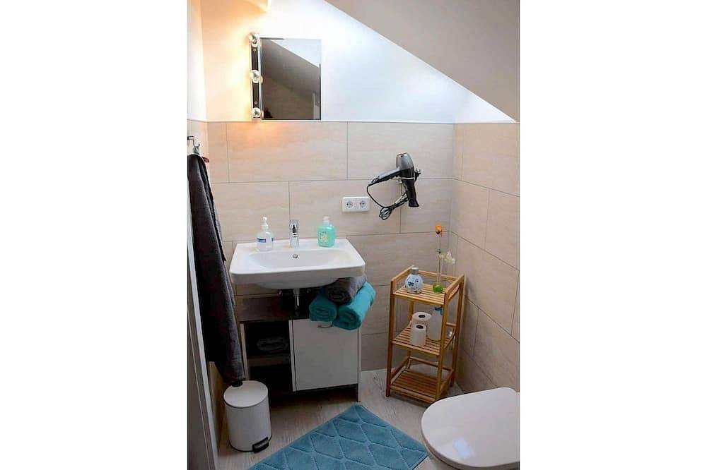Ganze Wohnung, Ferienzimmer Wels-Bude mit Dusche/Wc in Quitzdorf am See, Oberlausitz-Niederschlesien
