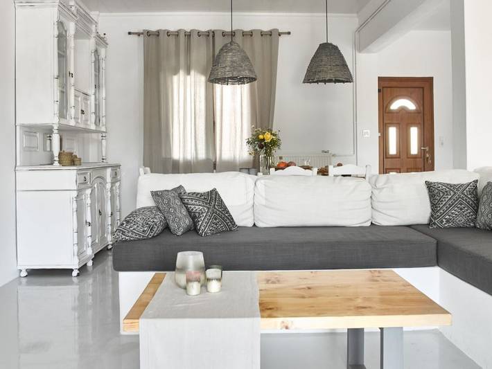 Location de vacances pour 6 personnes, avec terrasse et jardin, adapté aux familles dans Parikiá - 2