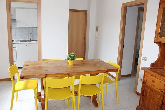 Apartamento entero, Apartamento de vacaciones para 6 personas con terraza in Numana, Riviera del Conero