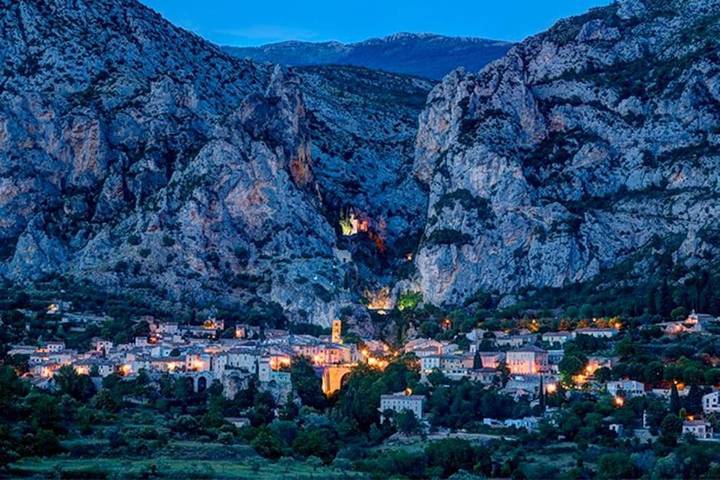 Location de vacances pour 7 personnes, avec vue et terrasse à Puimoisson - 2