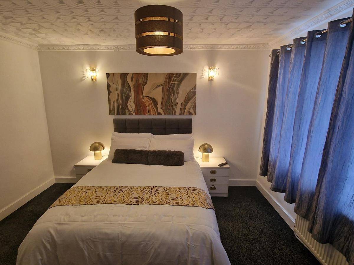 Steyn Guest Lodge in High Wycombe, Chiltern Hills